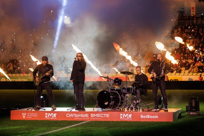 «СерьГа» стала сюрпризом для болельщиков | Источник: Алексей Волхонский / V1.RU