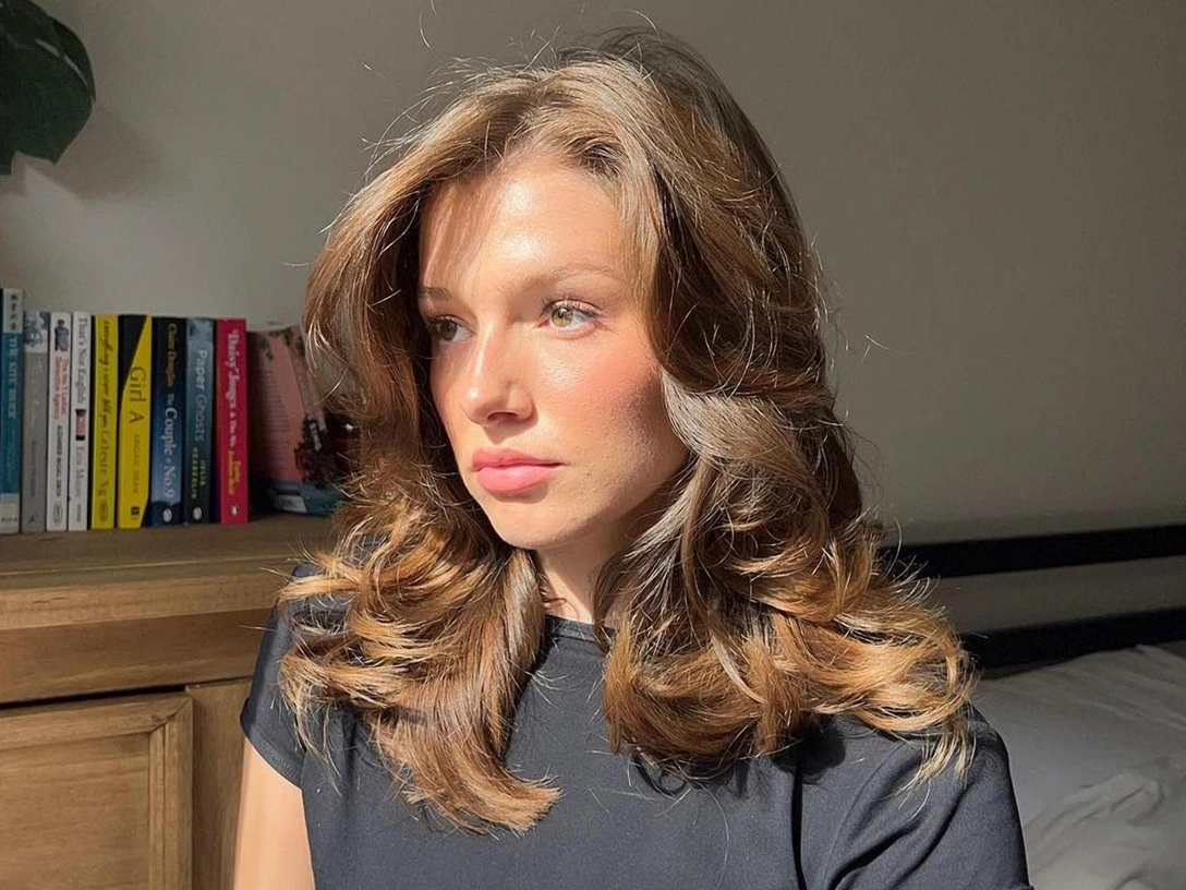 Как правильно укладывать каскад: 5 секретов идеальной прически | marieclaire.ru