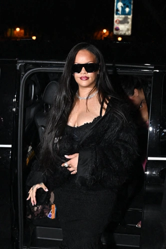 Парижский шик глазами Рианны | marieclaire.ru