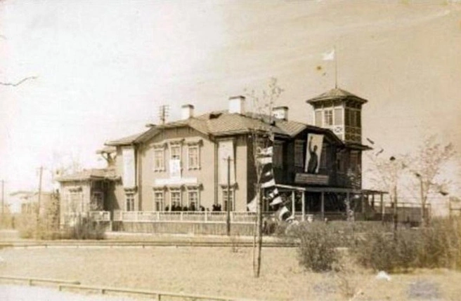 Яхт-клуб в доме Ропса, 1935 год | Источник: акт ГИКЭ