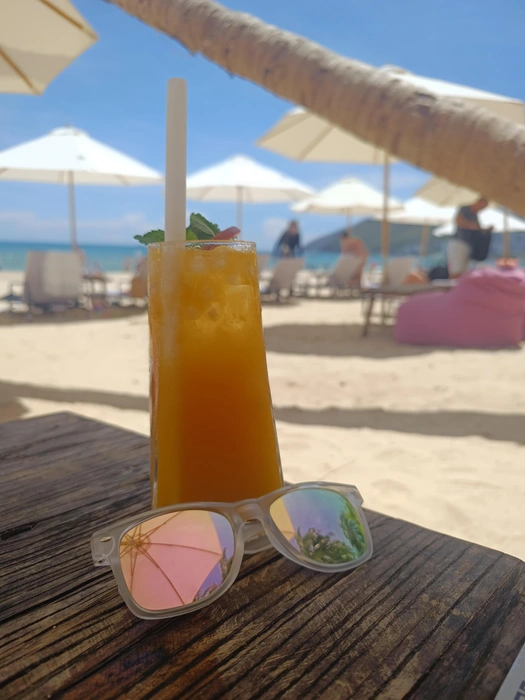 Куда же на пляже без прохладительного напитка? | Источник: предоставлено героями публикации