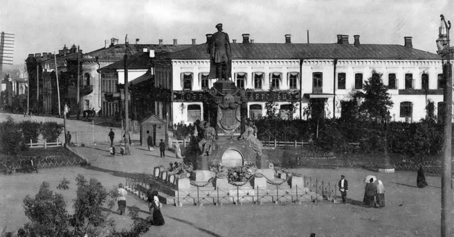 А так выглядел памятник императору Александру II | Источник: Самарская студия кинохроники