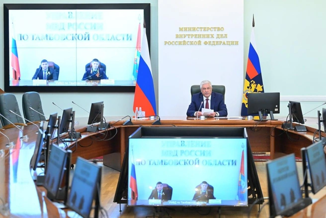 Личному составу нового начальника УМВД России по Тамбовской области представил Владимир Колокольцев | Источник: «Ирина Волк» / Telegram