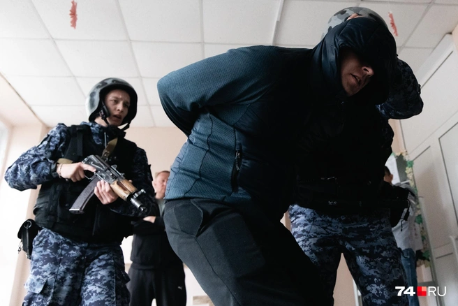 Преступник выпрыгнул в окно, но его задержали… | Источник: Наталья Лапцевич 