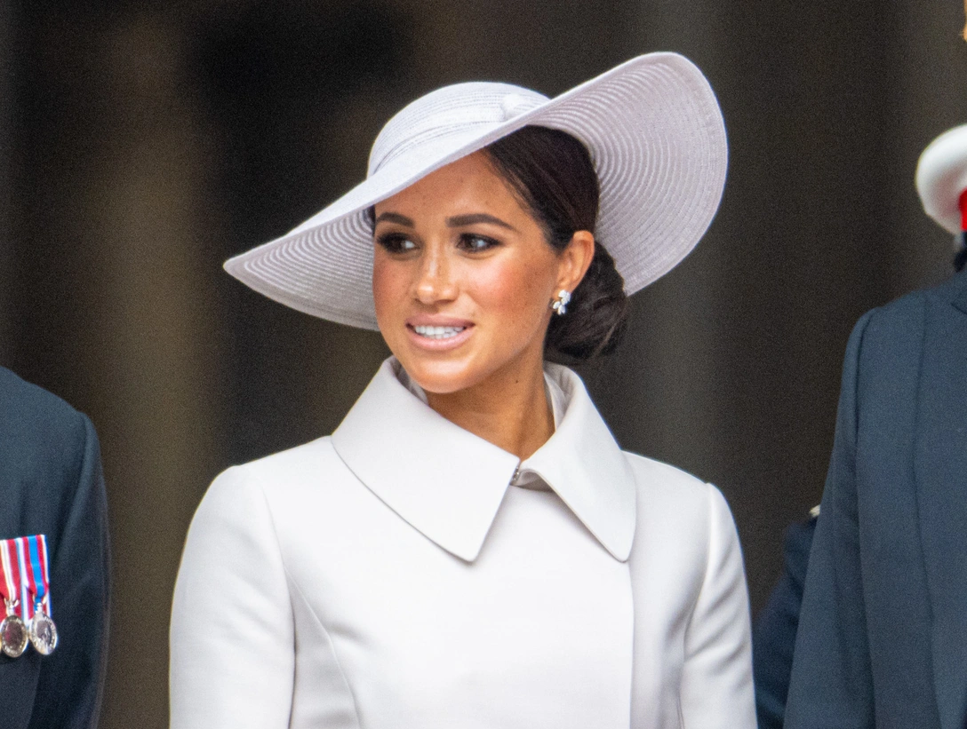 Герцогиня Меган на службе в честь Платинового юбилея правления Елизаветы II, Лондон, 3 июня 2022 | marieclaire.ru