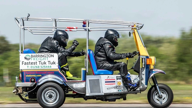 Бешеная газонокосилка и неудержимый сарай: самые странные рекорды скорости