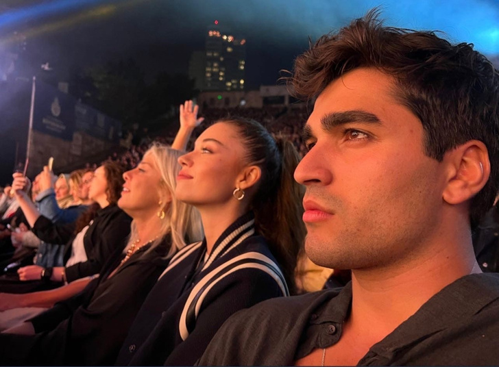 Партнеров по турецкому сериалу «Зимородок» заметили вместе на концерте