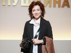 Завела молодого любовника и наплевала на светскую жизнь: как после 45 лет Хмельницкая наконец стала счастливой