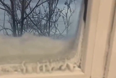 Квартира в Сургуте покрылась льдом при -39°C