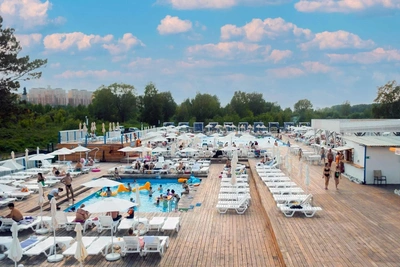 В Кемерове завершают строительство открытого бассейна