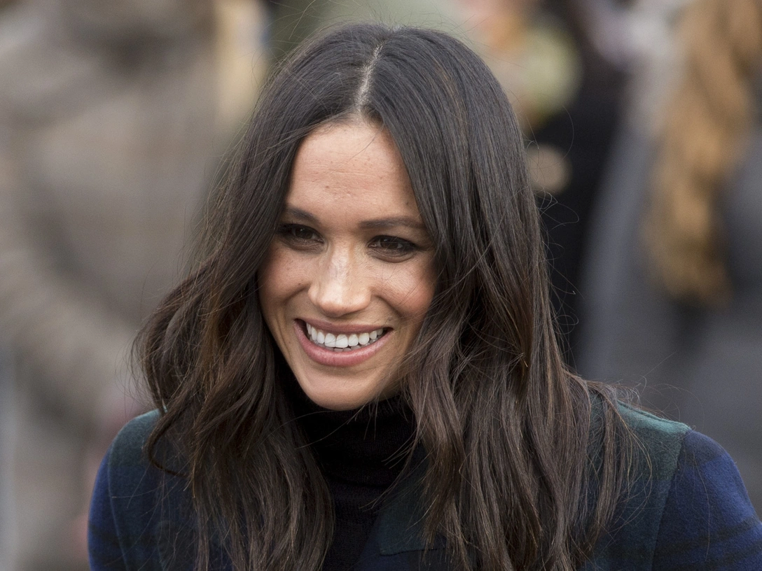 Меган Маркл во время визита в замок Эдинбурга, 13 февраля 2018 | marieclaire.ru