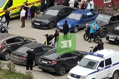 Реанимация и полиция приехали к дому в Западном из-за стрельбы