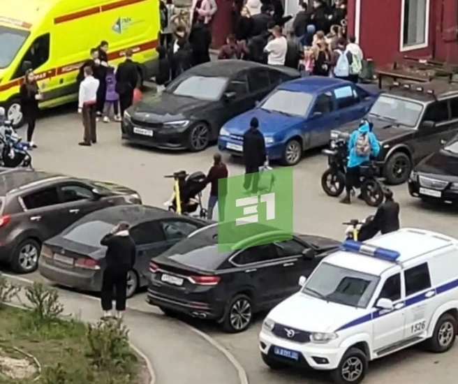 В предпраздничный вечер суматоха привлекла многих зевак | Источник: 31tv.ru Челябинск / Telegram