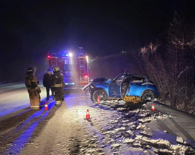Водитель не выдержал дистанцию и врезался в большегруз | Источник: Госавтоинспекция Якутии / T.me