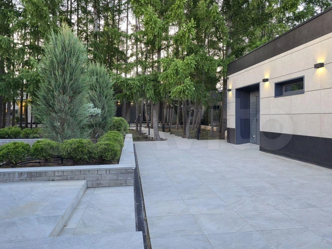 Дом находится на участке площадью 20 соток | Источник: avito