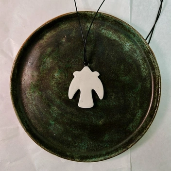 Подвеска с трехглавой птицей — символом сразу нескольких ролей или направлений | Источник: предоставлено Альфией Ардеевой