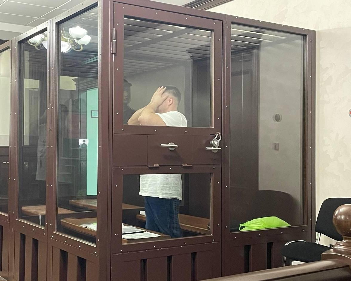 «Меня душили и пинали по голове»: кемеровский стрелок — впервые об убийстве у стриптиз-клуба Dolls