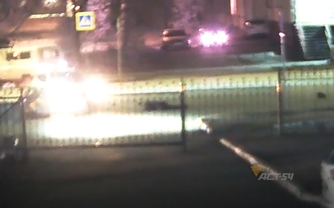 Авария произошла поздно вечером  | Источник: АСТ-54 Black / T.me