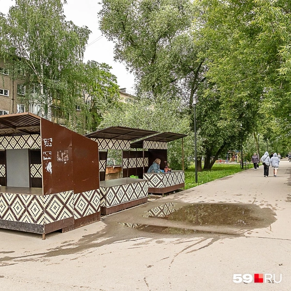 Торговцев немного, но можно что-то выбрать | Источник: Василина Любимова / 59.RU