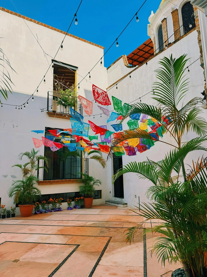 Мексиканские гирлянды «папель-пикадо» | Источник: Sloane Yerger, Unsplash