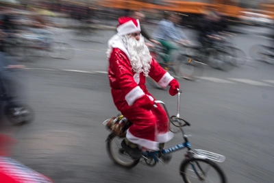 Новогодние Jimny во Владивостоке: кортеж разделил горожан