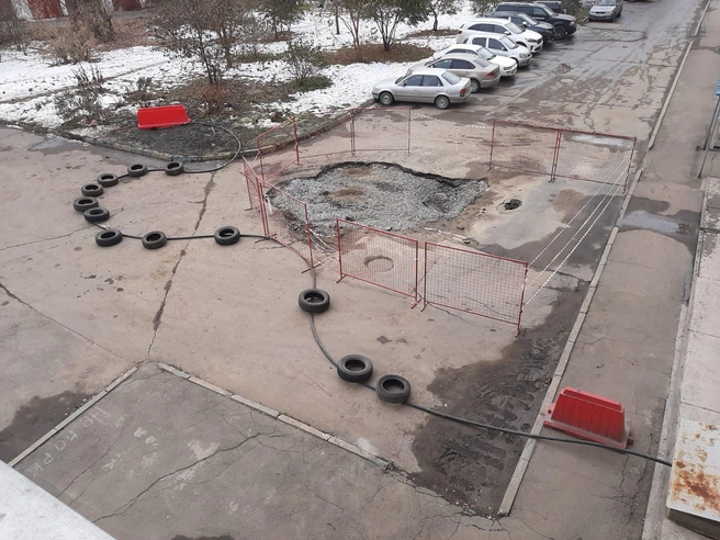 В настоящее время место аварии ограждено | Источник: Информацию предоставил Иван Б.