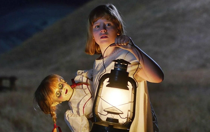 Почему в фильмах ужасов главные герои всегда ведут себя глупо: 5 причин | Источник: кадр из фильма «Проклятие Аннабель: Зарождение зла»