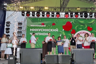 Минусинский помидор-2026: победительница получила «Ниву»