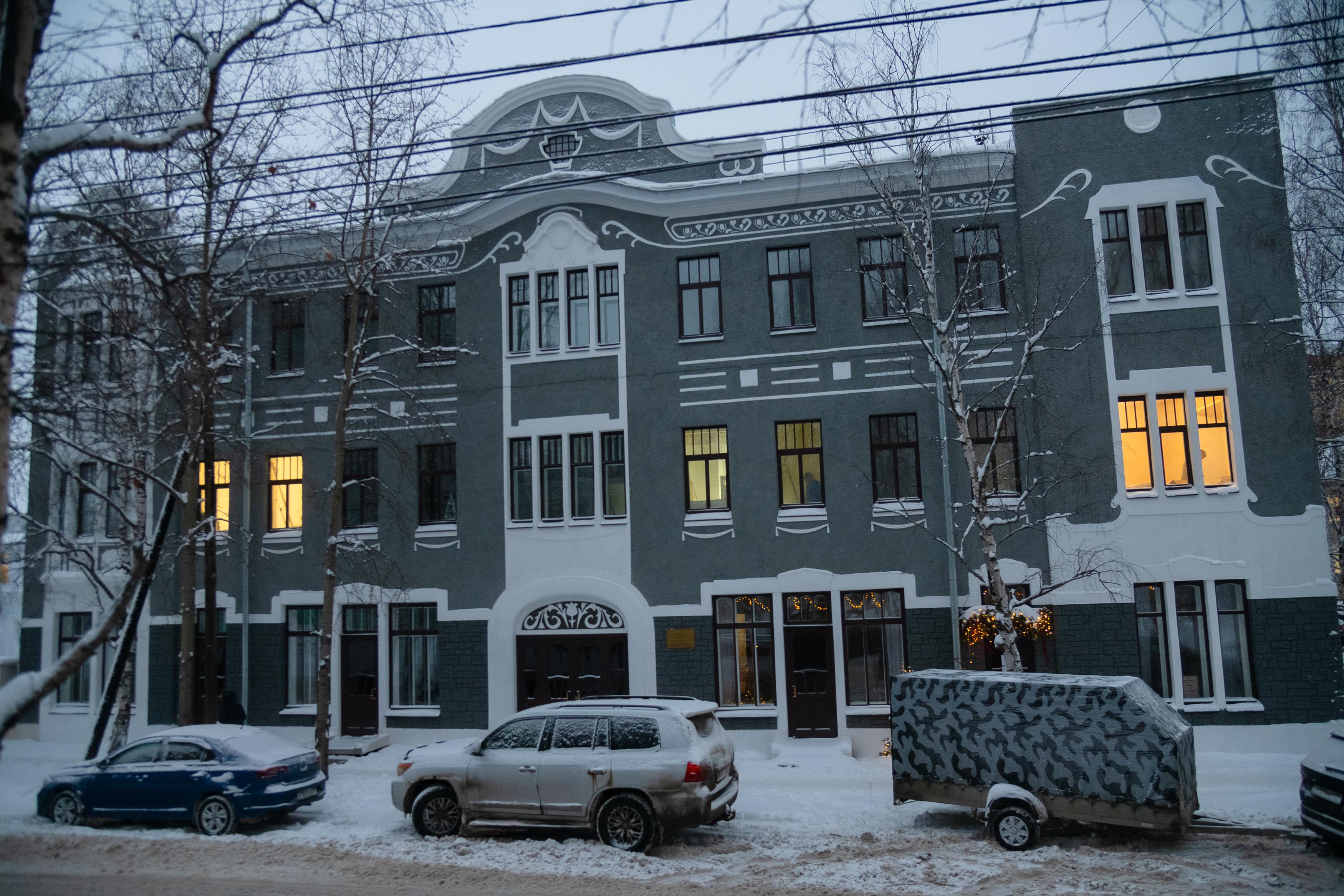 Вы вообще его видели? Показываем в деталях обновленный «дворец» в Архангельске