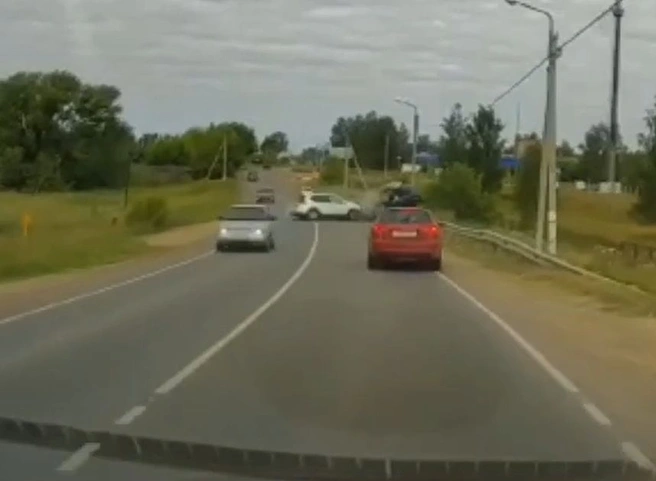 ГИБДД опубликовала видео с моментом ДТП в Мурмине | ya62.ru