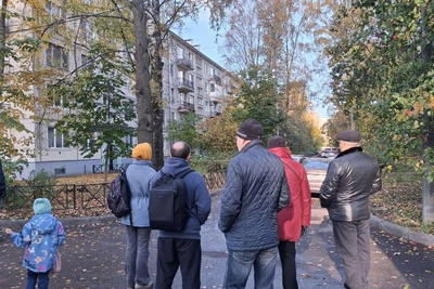 Пожар на Космонавтов: жильцы прятались за деревьями