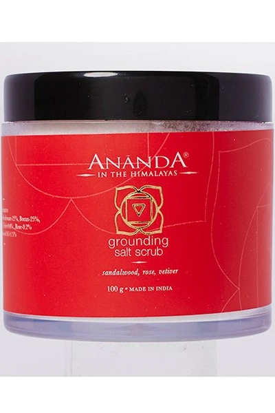 Скраб на основе натуральной морской соли, обогащенный эфирными маслами сандала, розы и ветивера