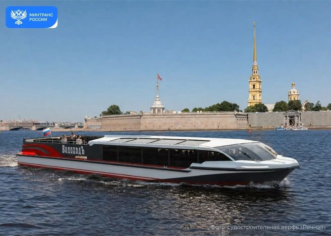 Головой о мост не ударитесь. Новое электросудно для Петербурга спустили на воду | www.fontanka.ru
