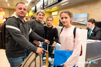 Первые пассажиры рейса Красноярск-Нячанг от Vietjet Air | Источник: Мария Ленц / NGS24.RU