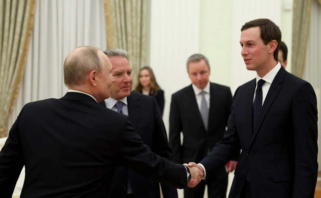 Владимир Путин со спецпосланником президента США Стивеном Уиткоффом и основателем компании Affinity Partners Джаредом Кушнером / 22 января 2026 года | Источник: kremlin.ru
