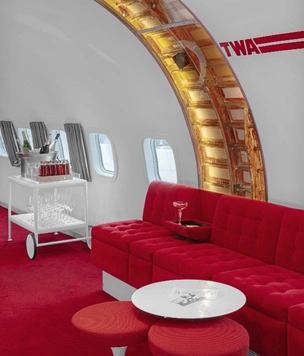 Пристегните ремни: бар в самолете при отеле TWA Hotel