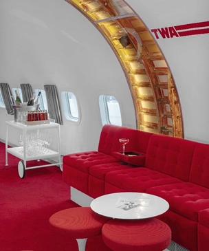 Пристегните ремни: бар в самолете при отеле TWA Hotel