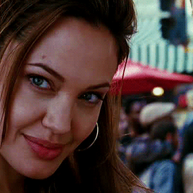 Няня Джоли считает, что актриса повторяет ошибки матери