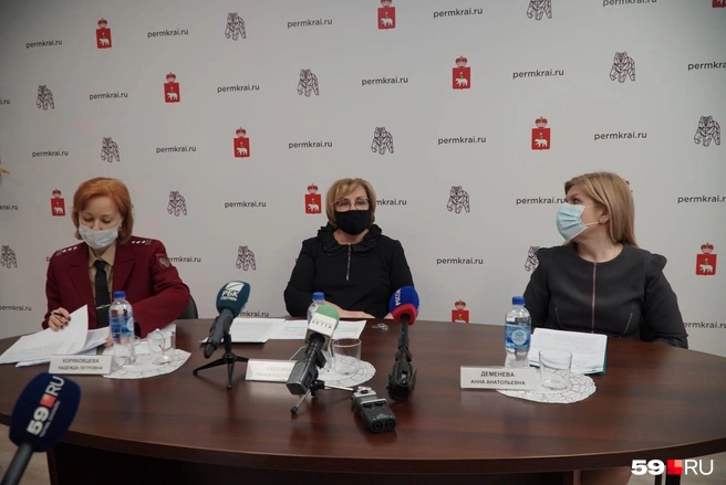 На вопросы отвечали (слева направо) Надежда Коряковцева, Раиса Кассина и Анна Деменева | Источник: Сергей Федосеев