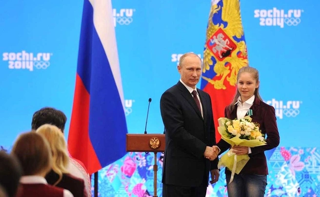Президент вручил Юлии Липницкой государственную награду | Источник: Kremlin.ru
