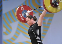 Казахстанская атлетка Анна Нурмухамбетова получила медаль Олимпийских игр 12 лет спустя