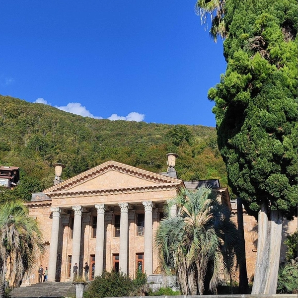 Зимний театр | Источник: Личный архив Евгении