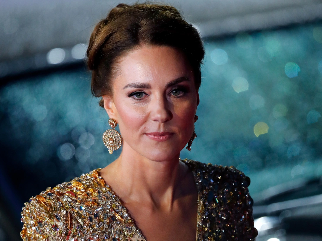 Герцогиня Кэтрин на премьере фильма «Нет времени умирать» в Королевском Альберт-Холле, Лондон, 28 сентября 2021 | marieclaire.ru