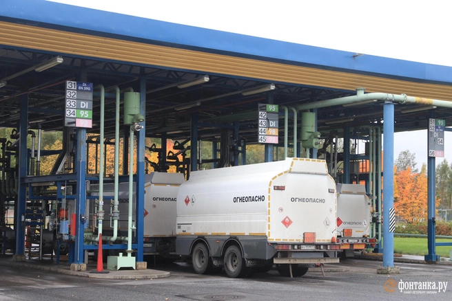 Ситуацию с отгрузкой топлива надеются быстро разрешить | Источник: Сергей Михайличенко / Fontanka.ru