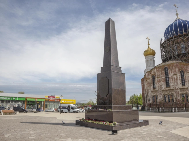 На реконструкцию площади потратили миллионы рублей из бюджета | Источник: Константин Завриков / V1.RU