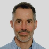 Разговор с начальником — это битва со львом: антрополог назвал причину нашего хронического стресса