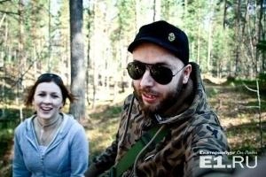 Судя по этому фото, Сергей Ермолинский чувствует себя хорошо и в убийствах не раскаивается. | www.e1.ru