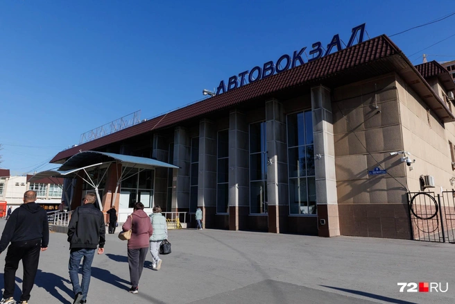 Автобусы ездили с автовокзала в сторону Московского тракта | Источник: Ирина Шарова / 72.RU
