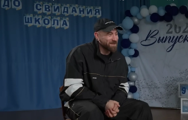 Стилист признал, что оказался в долговой яме | Источник: Осторожно: Собчак / YouTube.com