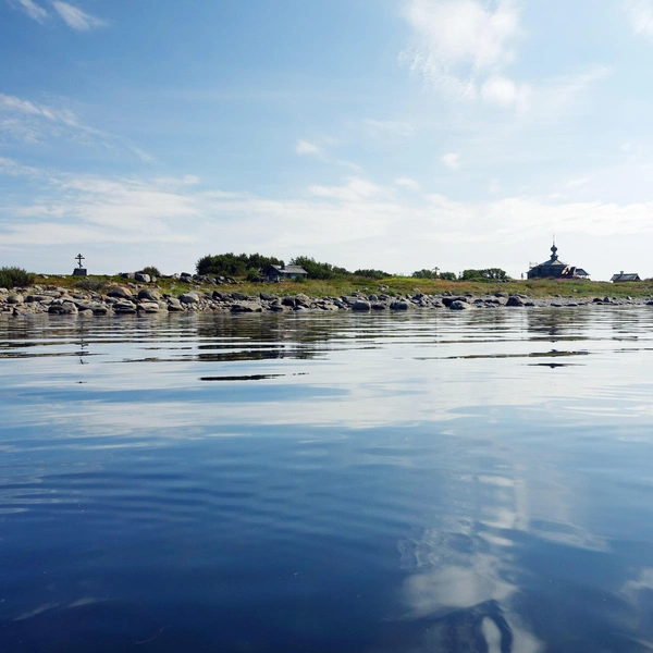 Свято-Андреевская пустынь на острове Большой Заяцкий | Источник: Евгений Марсаков